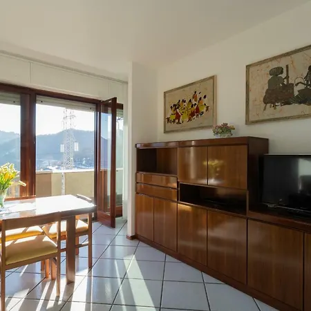 Two Bedrooms Ac Lake View By Rentallcomo Апартаменты